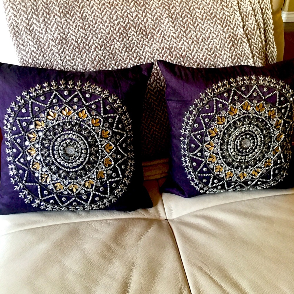 Beautiful pillows in very good conditions